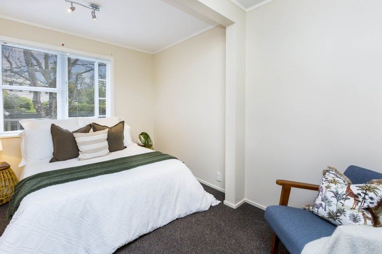 Photo of property in 1 Deller Grove, Silverstream, Upper Hutt, 5019