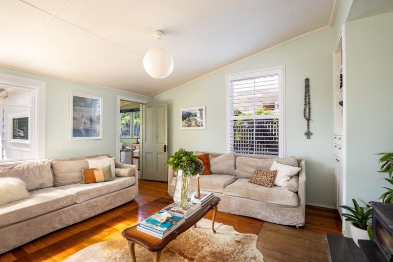 Photo of property in 17 Kowhai Street, Strandon, New Plymouth, 4312