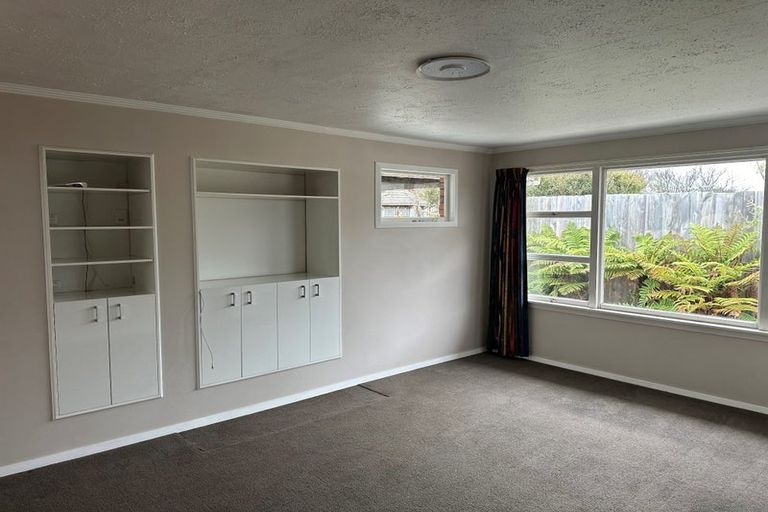 Photo of property in 90 Frensham Crescent, Woolston, Christchurch, 8062