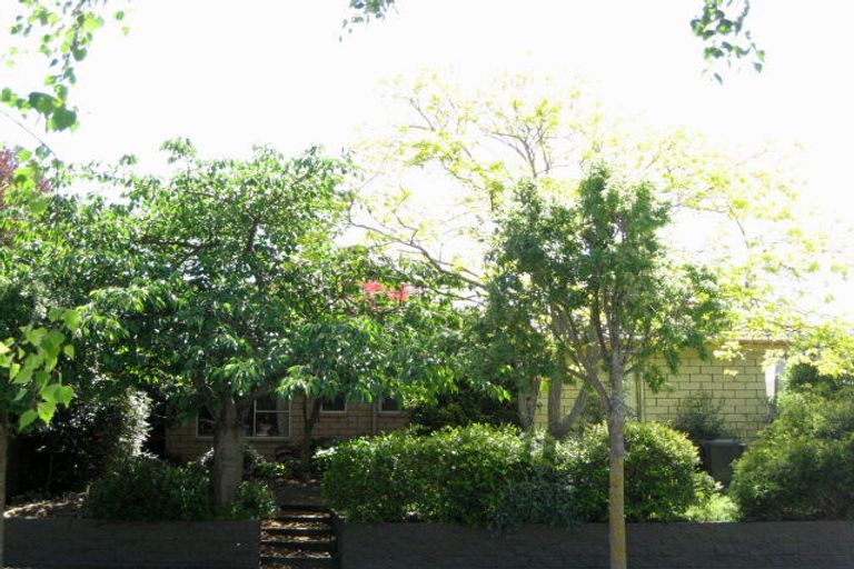 Photo of property in 86 Dunbarton Street, Redwood, Christchurch, 8051