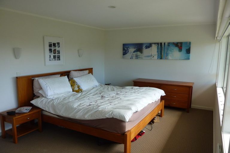 Photo of property in 2/276 Hurstmere Road, Takapuna, Auckland, 0622