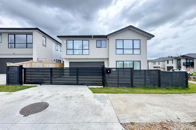 Photo of property in 4 Knockanara Drive, Flat Bush, Auckland, 2019