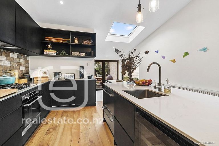 Photo of property in 104 Britomart Street, Berhampore, Wellington, 6023