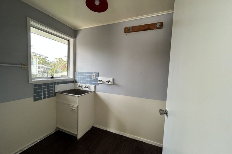 Photo of property in 53 Donovan Avenue, Massey, Auckland, 0614