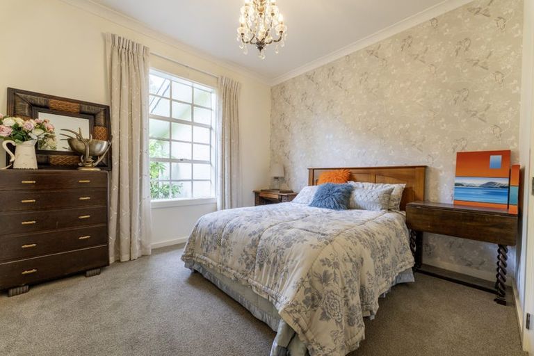 Photo of property in 72 Timaru Road, Waimate, 7924