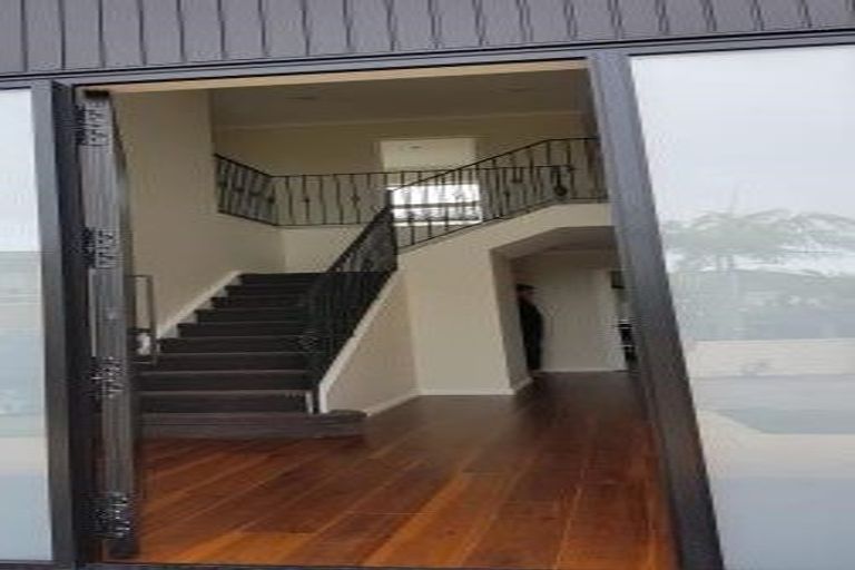 Photo of property in 6 Mansion Court, West Harbour, Auckland, 0618