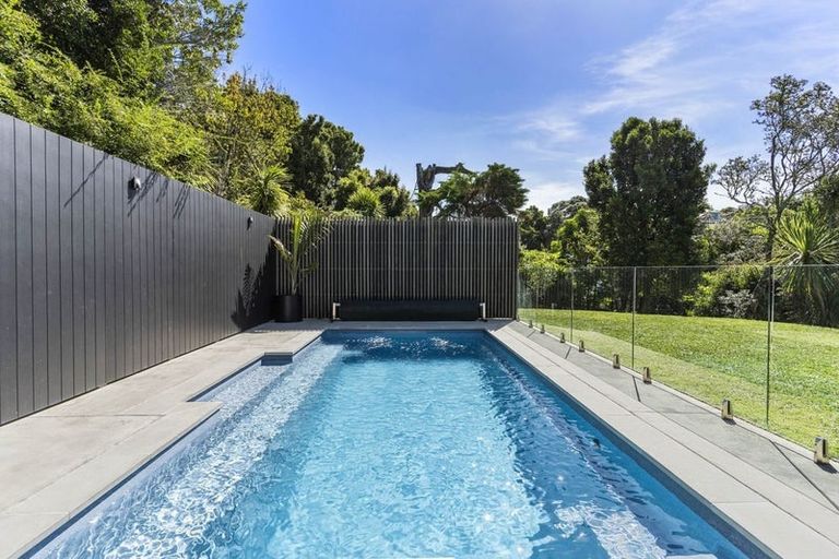 Photo of property in 890 Beach Road, Waiake, Auckland, 0630