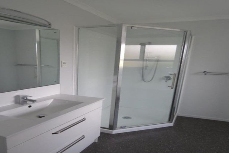 Photo of property in 35 Nevada Drive, Merrilands, New Plymouth, 4312