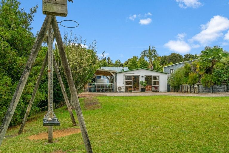 Photo of property in 97 Bays Road, Orere Point, Papakura, 2585