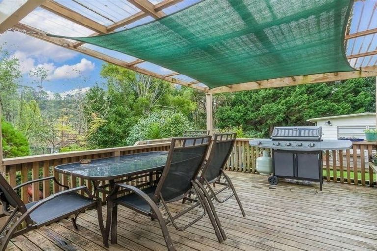 Photo of property in 569 Swanson Road, Ranui, Auckland, 0612