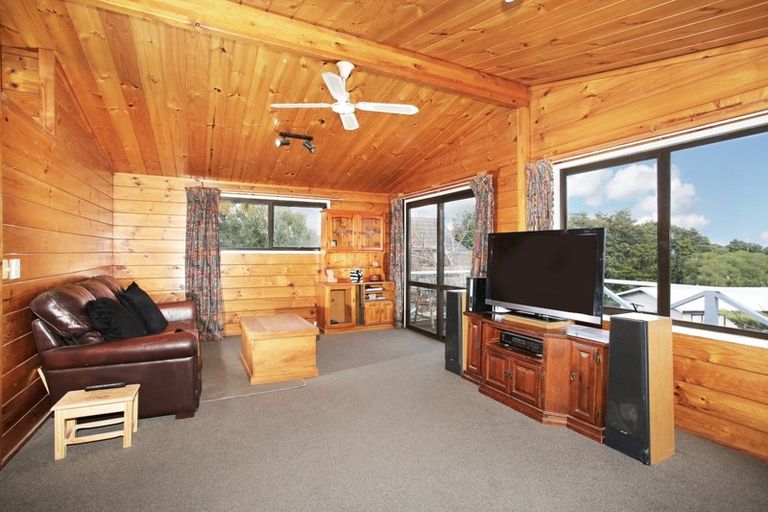 Photo of property in 3 Cantua Close, Totara Heights, Auckland, 2105