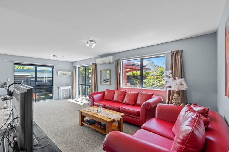 Photo of property in 64 Cuffs Road, Wainoni, Christchurch, 8061