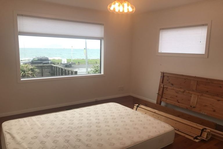 Photo of property in 65 Breaker Bay Road, Breaker Bay, Wellington, 6022