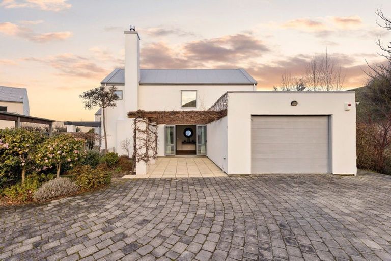 Photo of property in 13 Meadowbrook Place, Wanaka, 9305