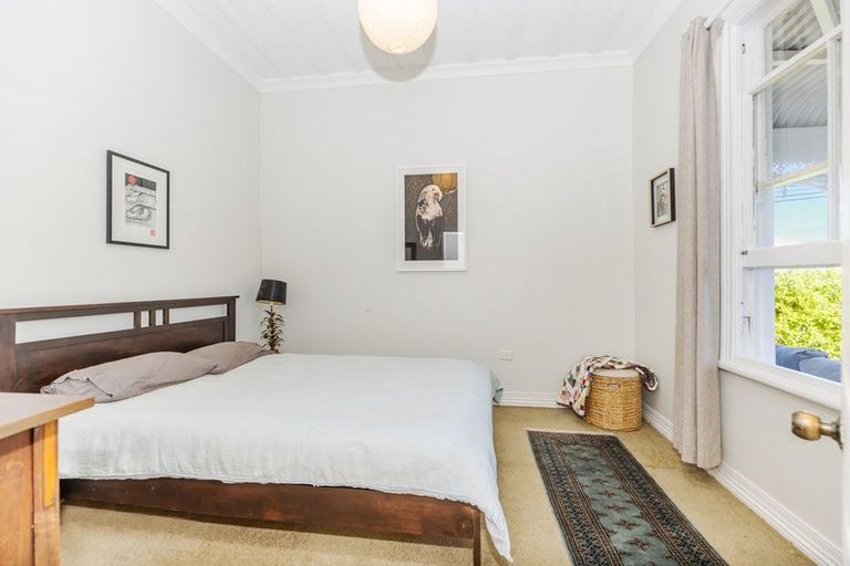 Photo of property in 2 Smith Street, Raglan, 3225