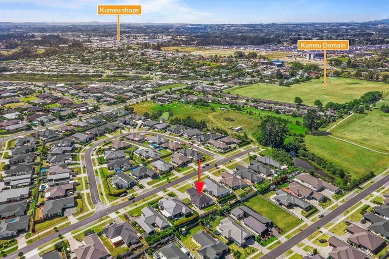 Photo of property in 14 Hooton Drive, Kumeu, 0810