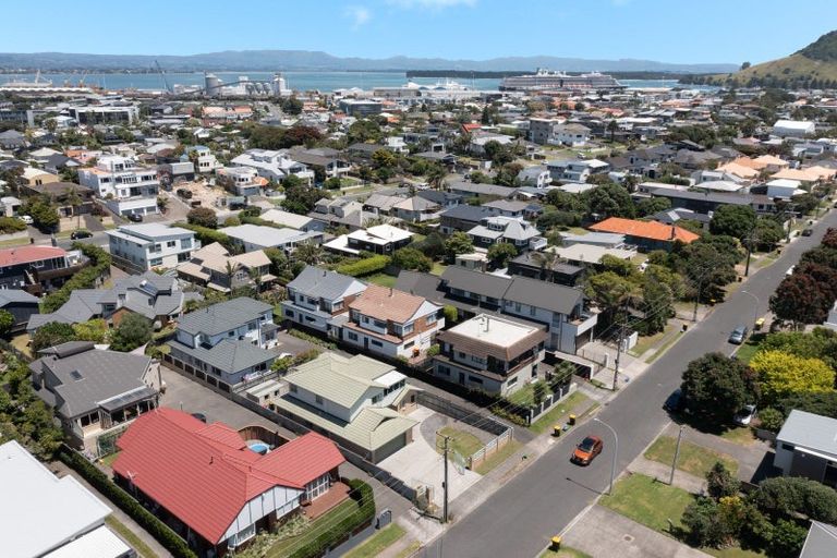 Photo of property in 114a Muricata Avenue, Mount Maunganui, 3116