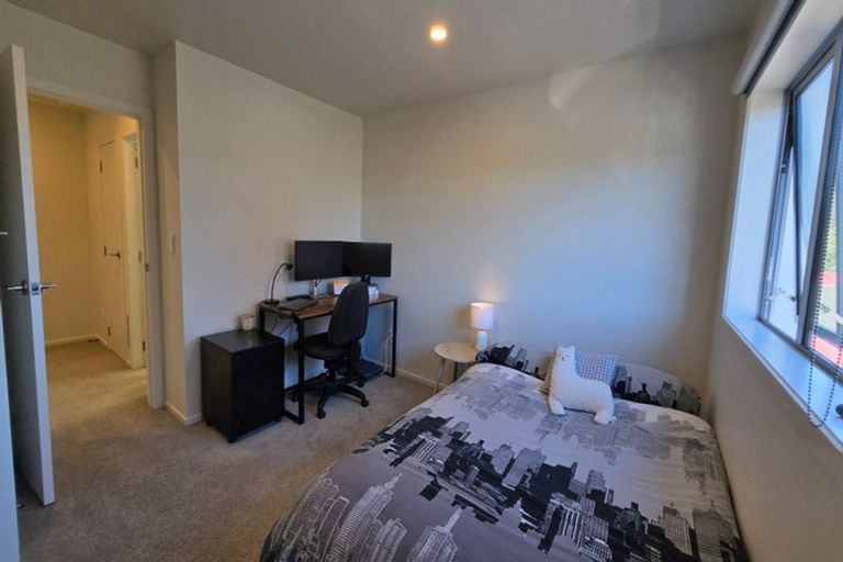 Photo of property in 5 Mcgrath Way, Taita, Lower Hutt, 5011