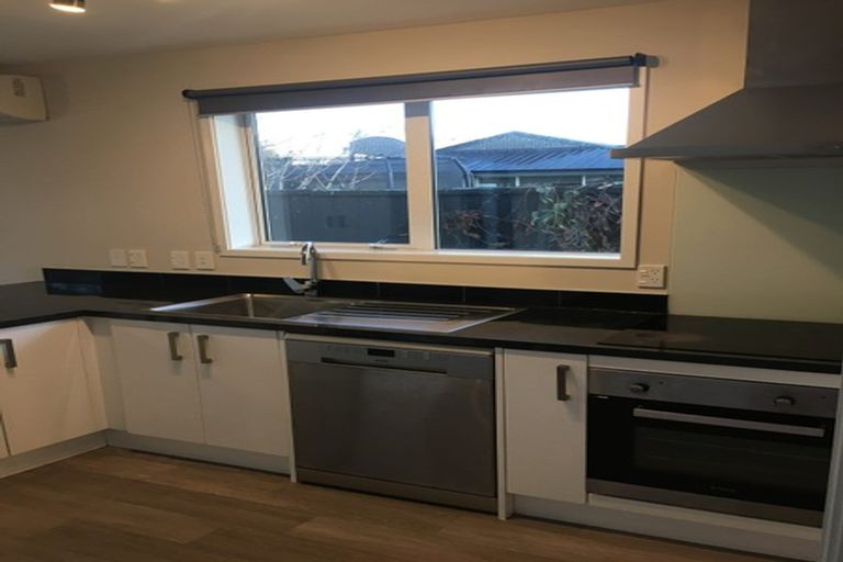 Photo of property in 2/7b Camrose Place, Ilam, Christchurch, 8041