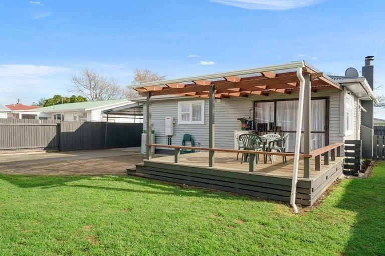 Photo of property in 13 Matai Street, Levin, 5510