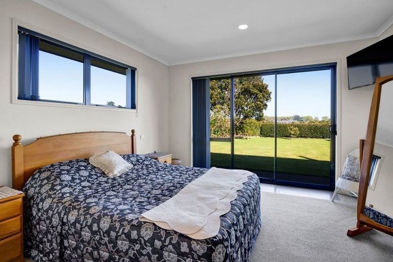 Photo of property in 274 Richmond Road, Lepperton, New Plymouth, 4373