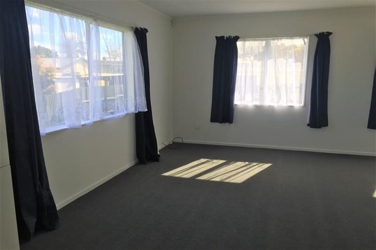Photo of property in 2/119 Flat Bush Road, Clover Park, Auckland, 2023