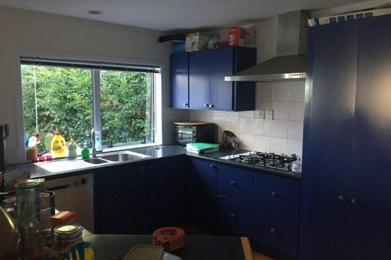 Photo of property in 32 Peter Terrace, Castor Bay, Auckland, 0620