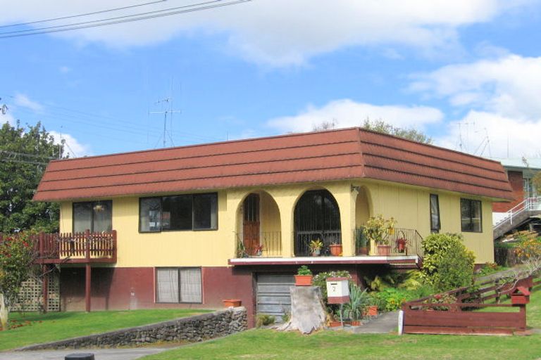 Photo of property in 2 Lynwood Place, Brookfield, Tauranga, 3110