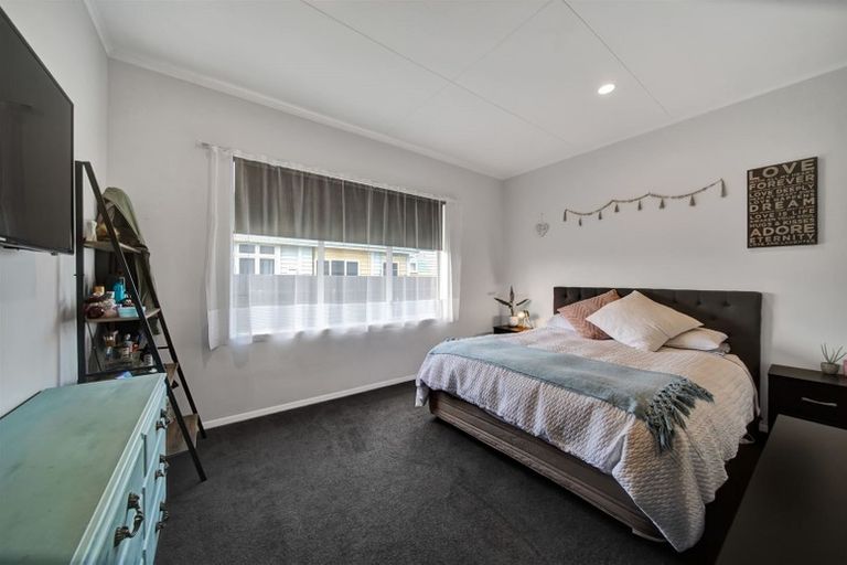 Photo of property in 24 Disraeli Street, Hawera, 4610