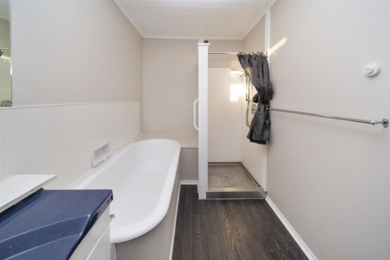 Photo of property in 25 Milmoe Street, Hawera, 4610