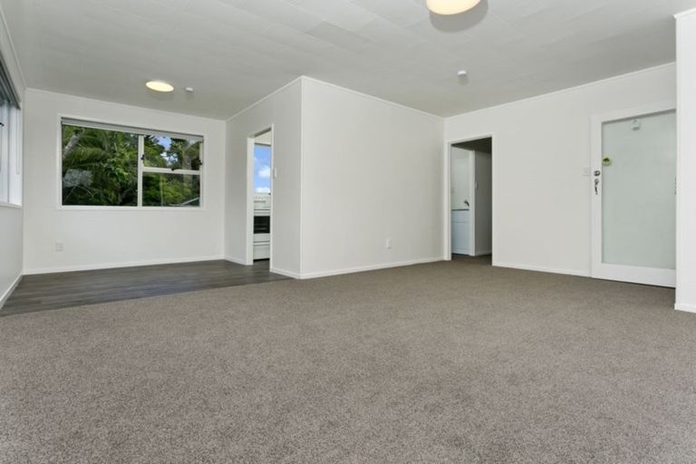 Photo of property in 135 Sunnynook Road, Forrest Hill, Auckland, 0620