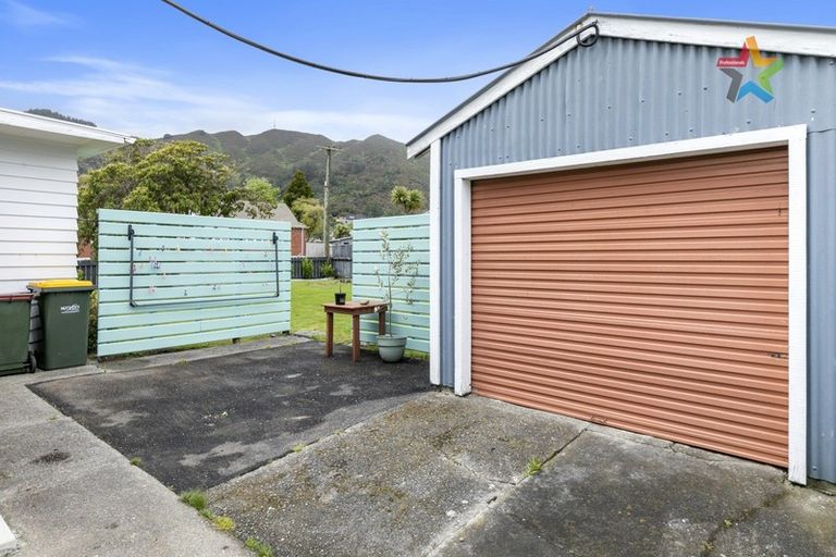 Photo of property in 114 Waddington Drive, Naenae, Lower Hutt, 5011