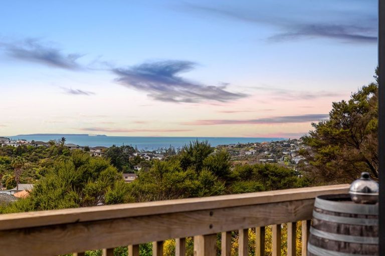 Photo of property in 15 Moorgreen Heights, Torbay, Auckland, 0630
