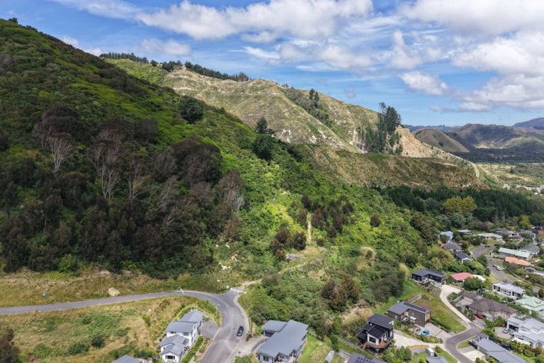 Photo of property in 78-96 Kakariki Grove, Waikanae, 5036