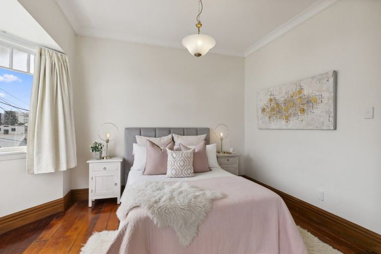 Photo of property in 8 Moir Street, Mount Victoria, Wellington, 6011