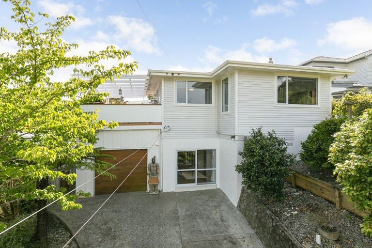 Photo of property in 21 Mclellan Street, Tawa, Wellington, 5028