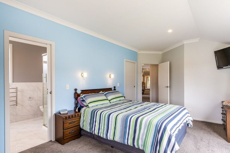 Photo of property in 15 Pukeko Way, Kinloch, Taupo, 3377