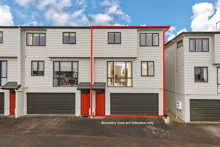 Photo of property in 40/22 Northcross Drive, Oteha, Auckland, 0632