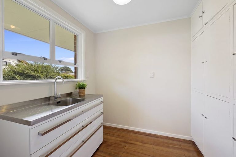 Photo of property in 252 Huatoki Street, Upper Vogeltown, New Plymouth, 4310