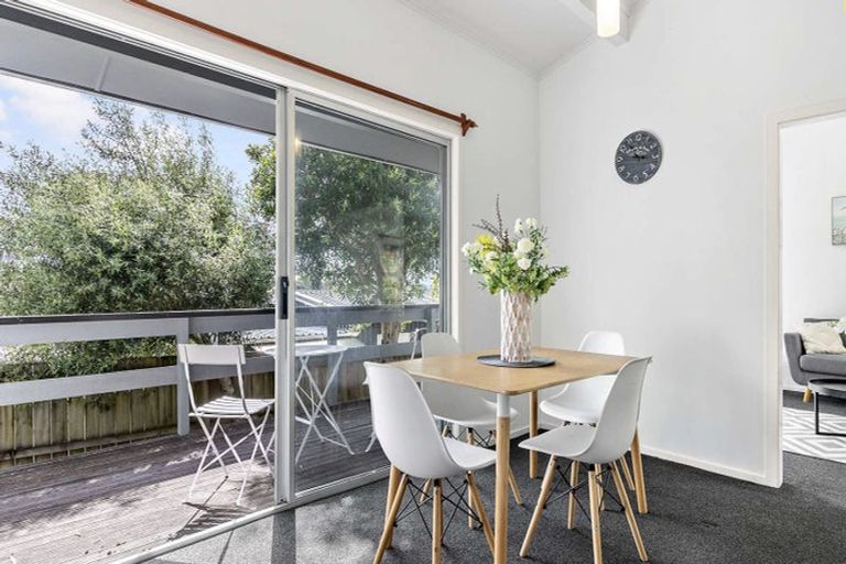 Photo of property in 38 D'oyly Drive, Stanmore Bay, Whangaparaoa, 0932