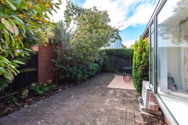 Photo of property in 2/76 Saint Albans Street, St Albans, Christchurch, 8014