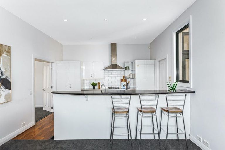 Photo of property in 10 Upland Road, Kelburn, Wellington, 6012