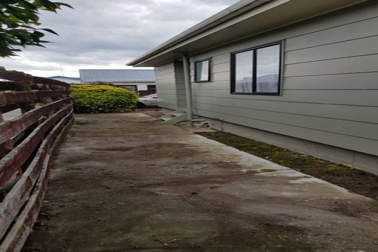 Photo of property in 42a Mcleavey Drive, Kelvin Grove, Palmerston North, 4414
