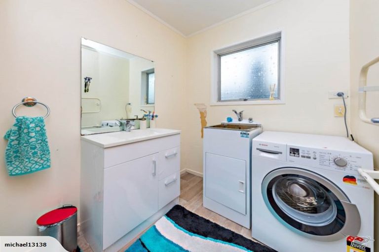 Photo of property in 1/47 Larne Avenue, Pakuranga Heights, Auckland, 2010