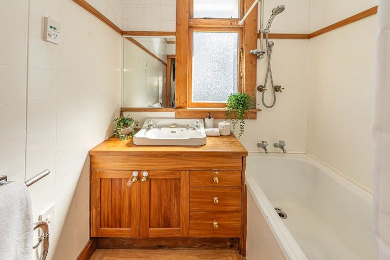 Photo of property in 28 Surrey Road, Springvale, Whanganui, 4501