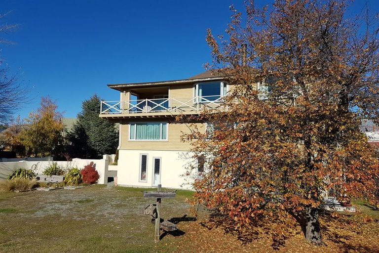 Photo of property in 35 Murray Place, Lake Tekapo, 7999