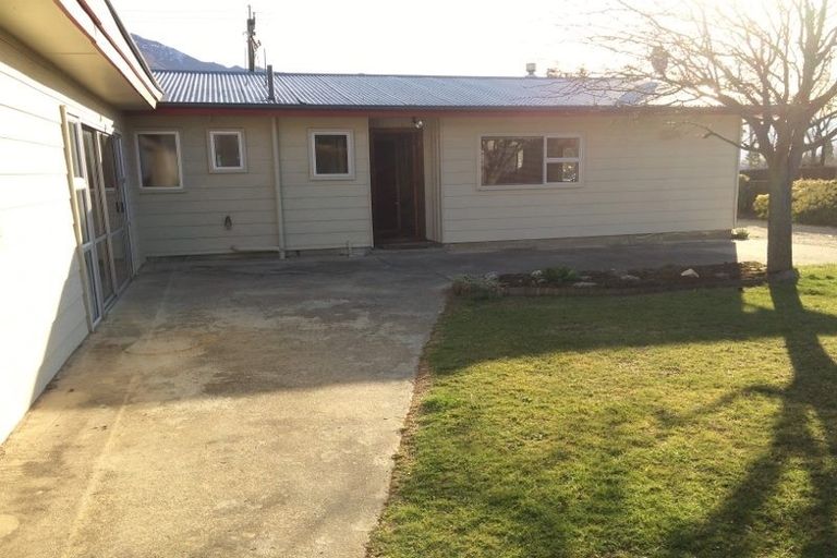 Photo of property in 181 Beacon Point Road, Wanaka, 9305