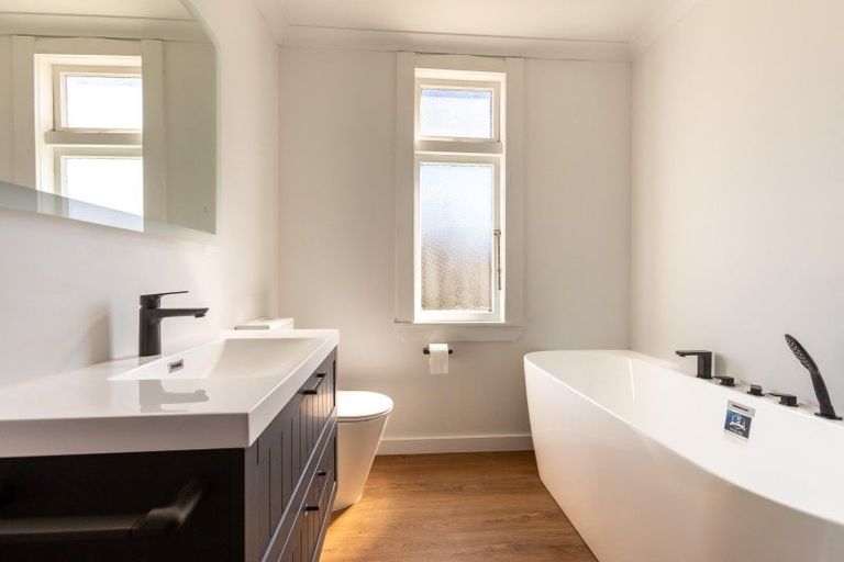 Photo of property in 4 Alexandra Street, Dannevirke, 4930