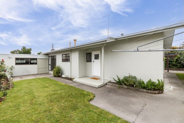 Photo of property in 35 Townshend Crescent, Greenmeadows, Napier, 4112