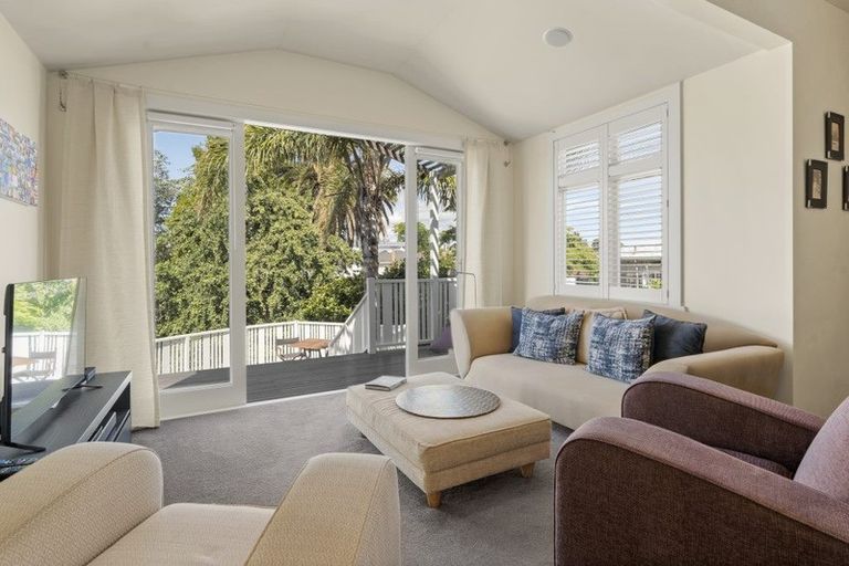 Photo of property in 52 Westmere Crescent, Westmere, Auckland, 1022